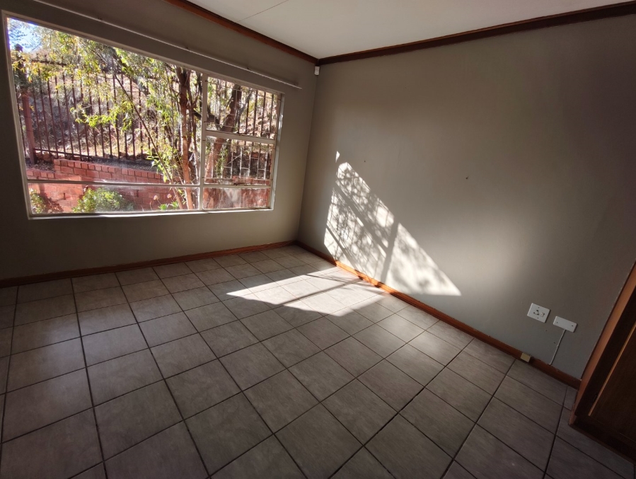 To Let 3 Bedroom Property for Rent in Langenhovenpark Free State
